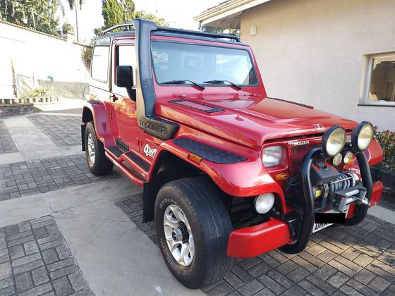 TROLLER T4 2.8 TETO RÍGIDO 12V TURBO INTERCOOLER DIESEL 2P MANUAL